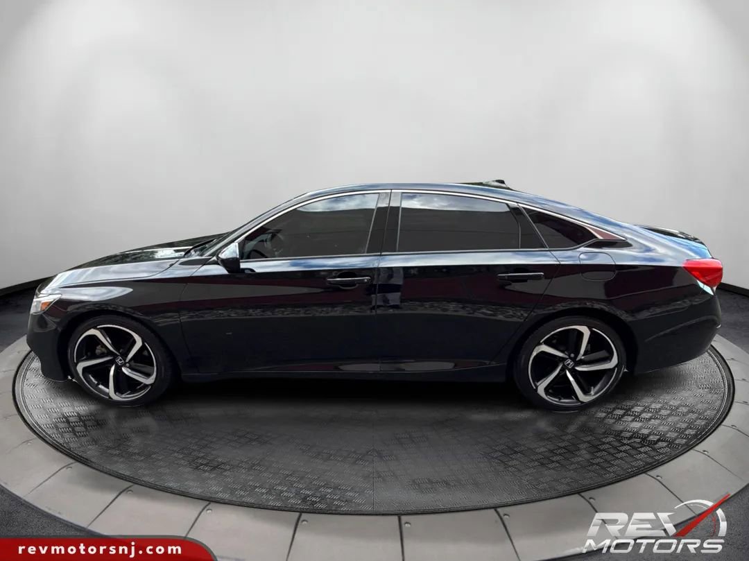 Used 2018 Honda Accord Sport image 2