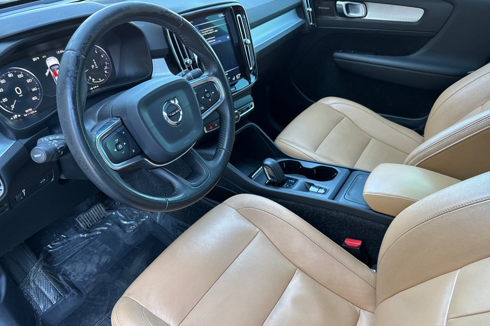 Used 2019 Volvo XC40 T5 Momentum image 11