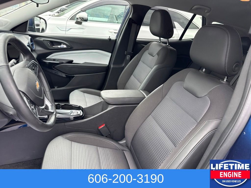 Used 2024 Chevrolet Trax LT w/ Driver Confidence Package FWD image 21