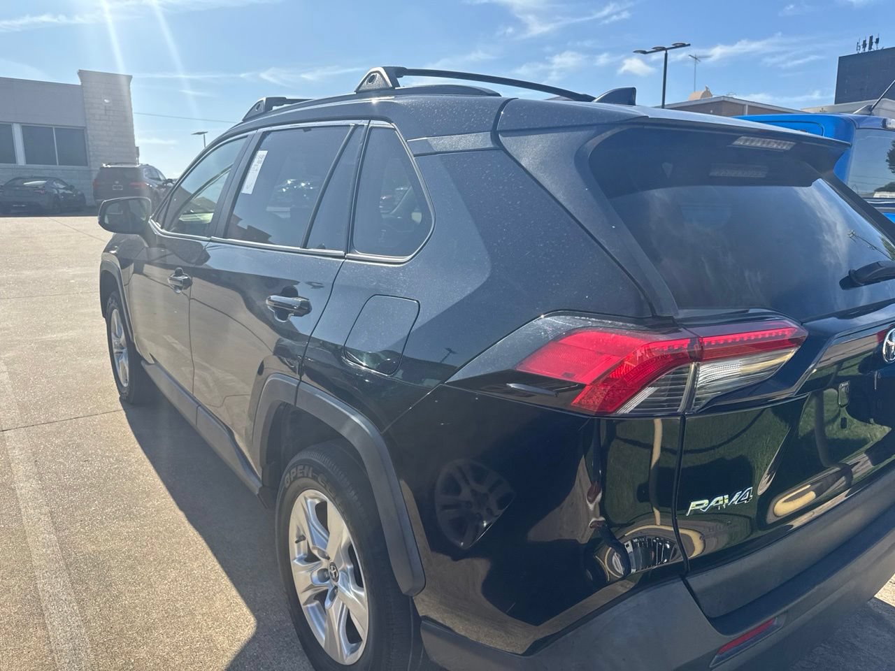 Used 2019 Toyota RAV4 XLE w/ Convenience Package FWD image 6