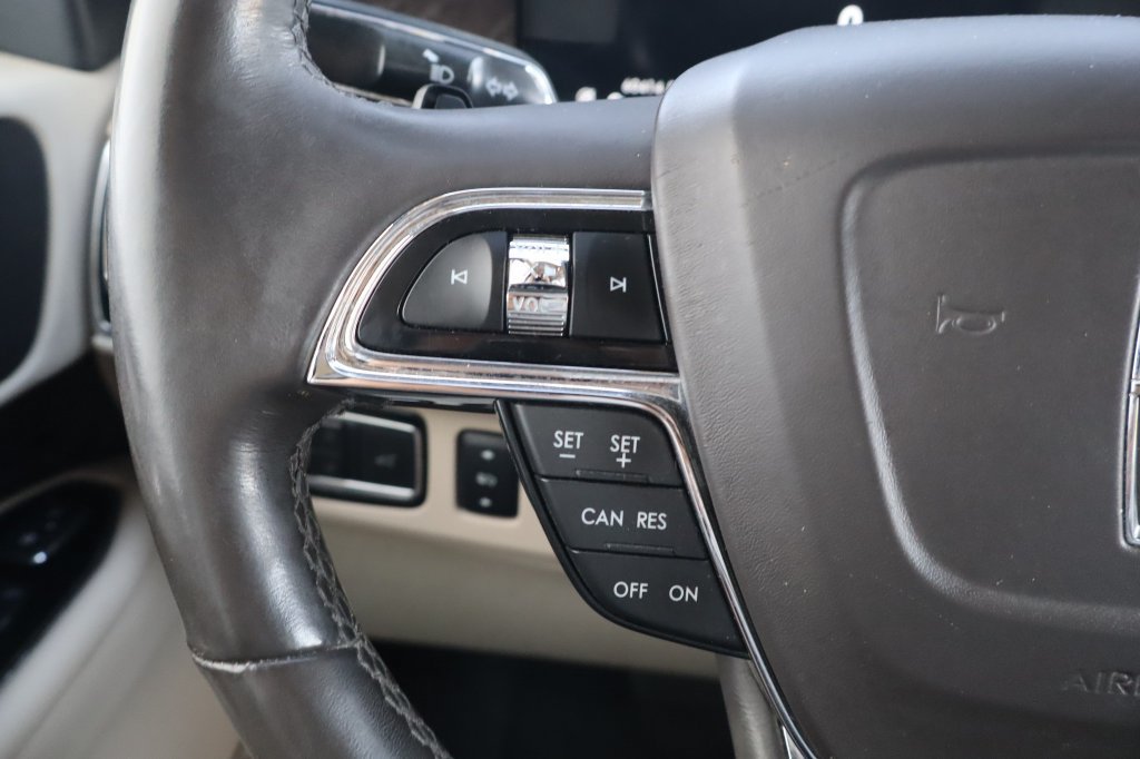 Used 2018 Lincoln Navigator L Select RWD image 23