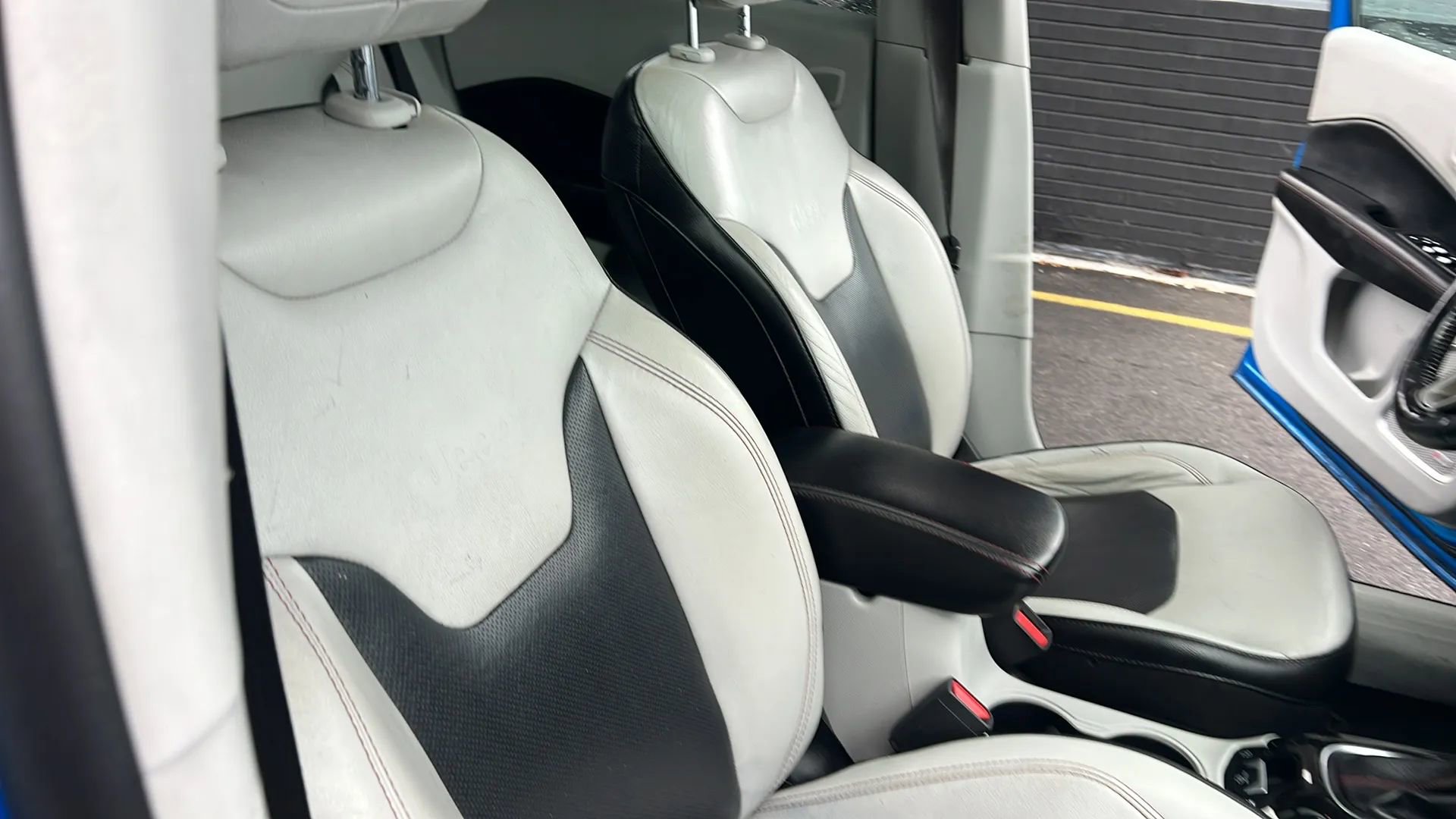 Used 2018 Jeep Compass Limited w/ Navigation Group image 39