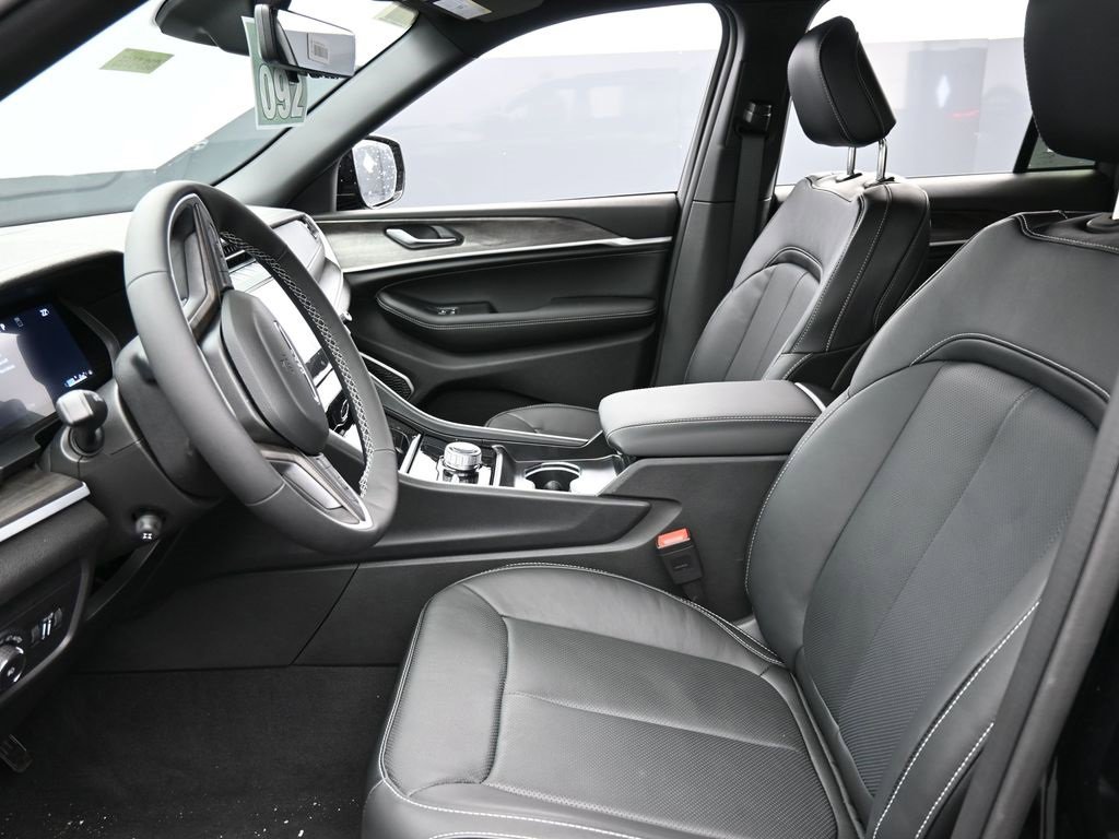 New 2026 Jeep Grand Cherokee Limited image 12