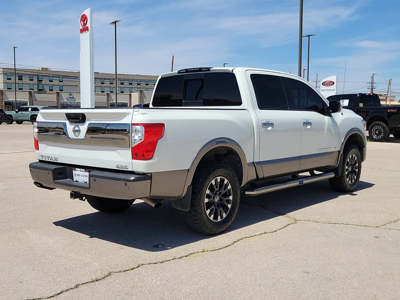 Used 2019 Nissan Titan Platinum Reserve w/ Platinum Utility Package image 4