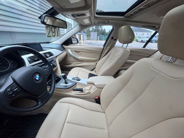 Used 2016 BMW 320i xDrive Sedan AWD/4WD image 7