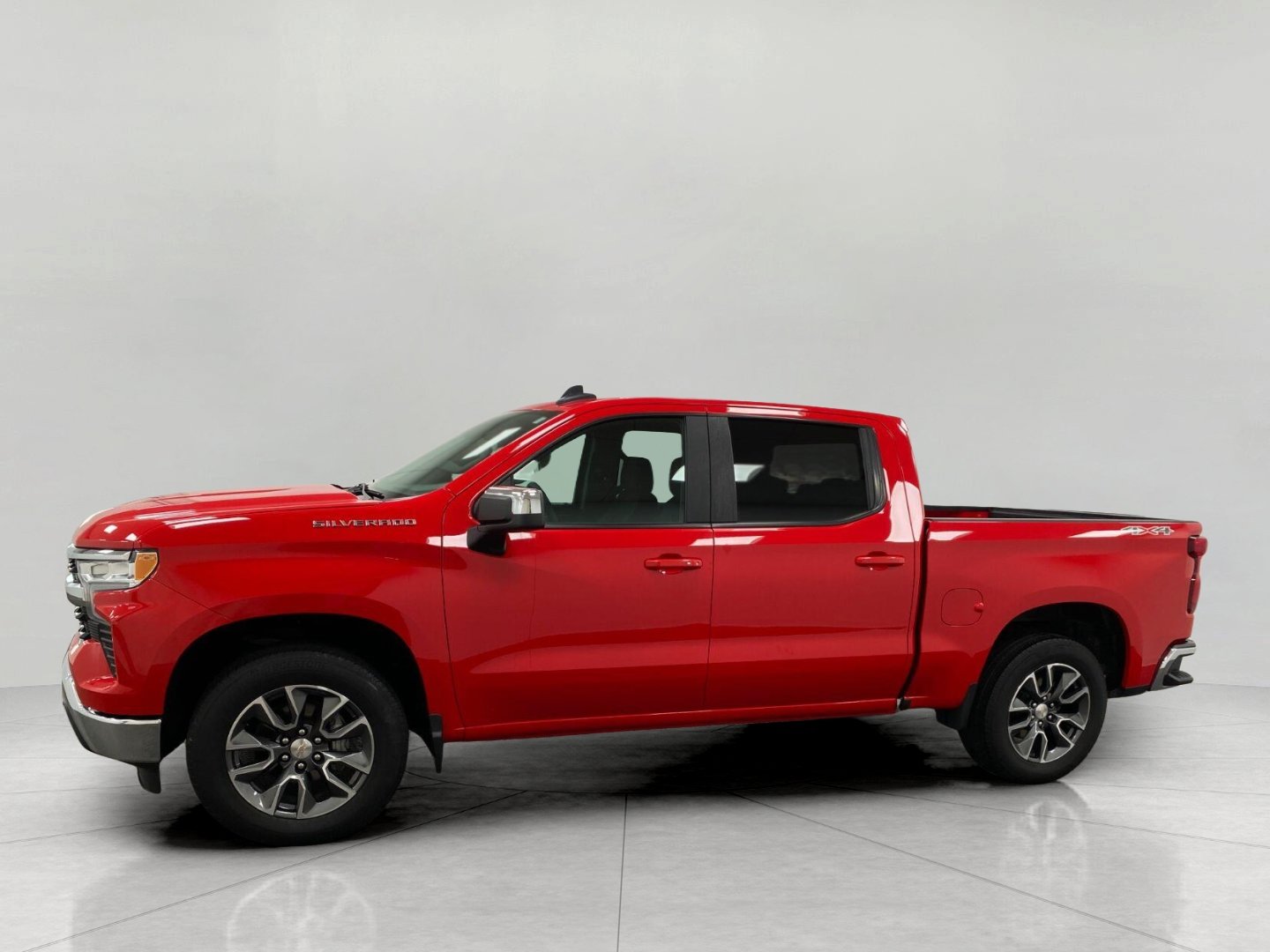 Used 2024 Chevrolet Silverado 1500 LT AWD/4WD image 8