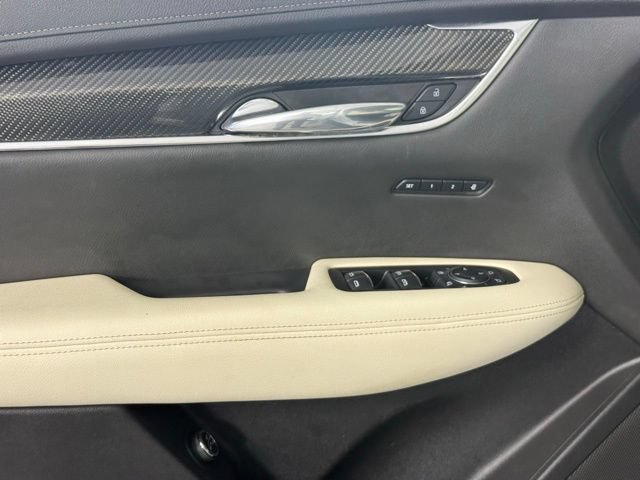 Certified 2022 Cadillac XT6 Sport w/ Technology Package AWD/4WD image 16