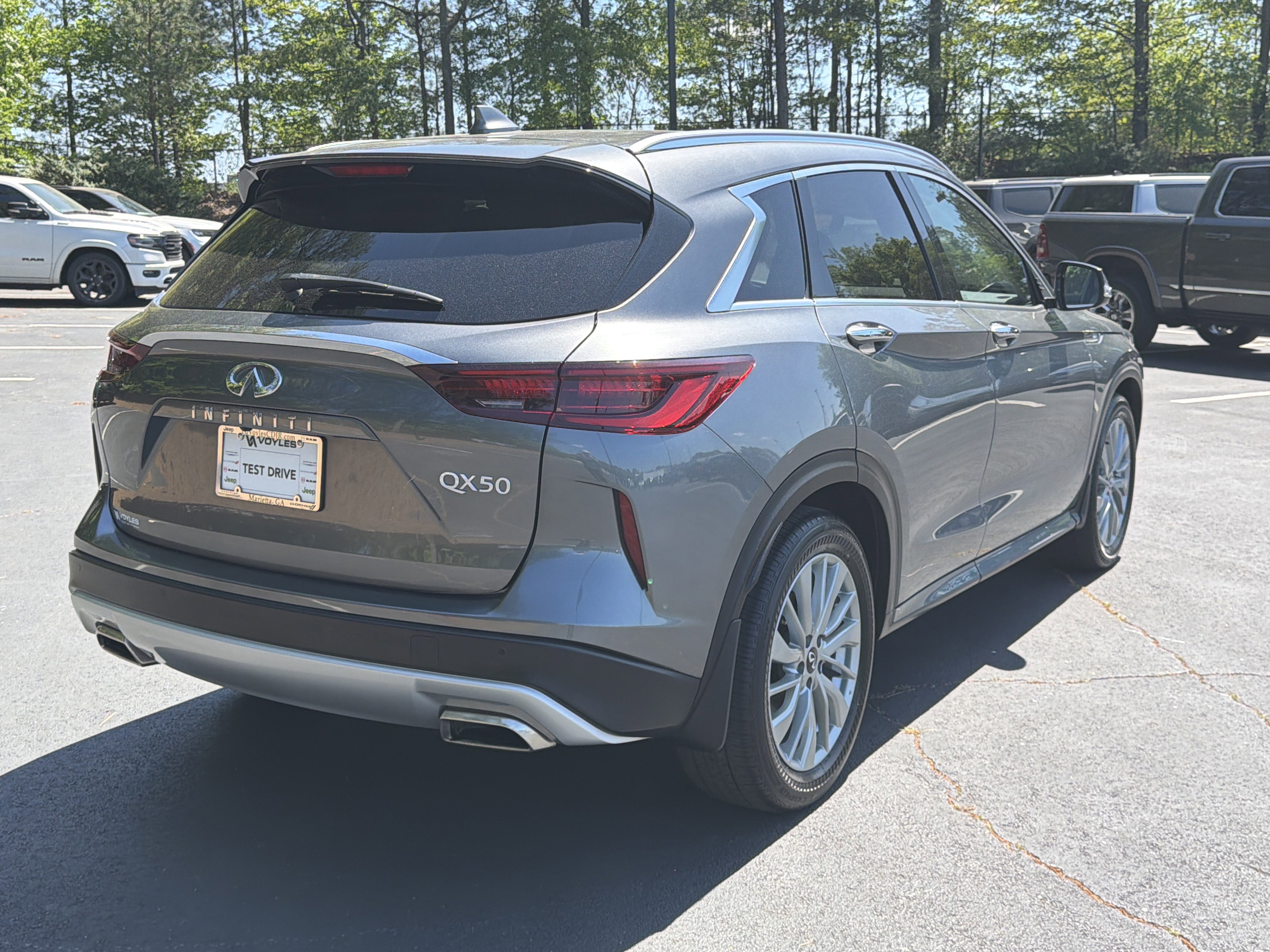 Used 2023 INFINITI QX50 Luxe FWD image 9