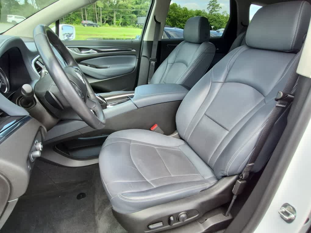 Used 2018 Buick Enclave Essence FWD image 14