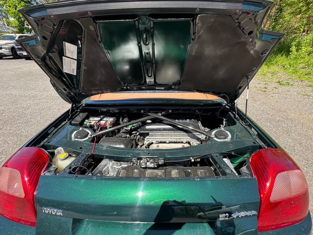 Used 2002 Toyota MR2 w/ Leather Pkg RWD image 13