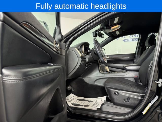 Used 2017 Jeep Grand Cherokee Laredo w/ Quick Order Package 23E image 9