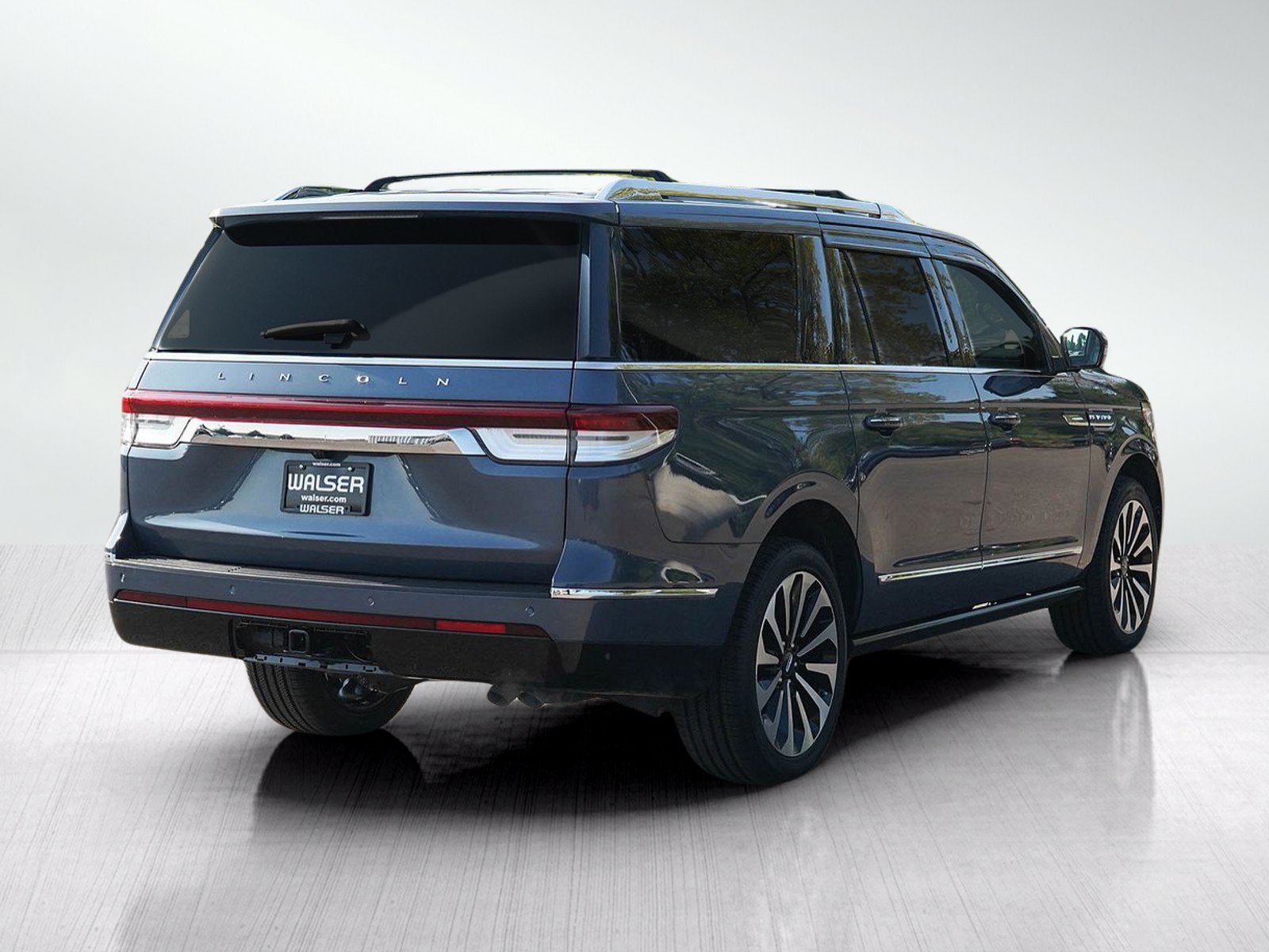 Used 2023 Lincoln Navigator L Reserve w/ Equipment Group 201A AWD/4WD image 6