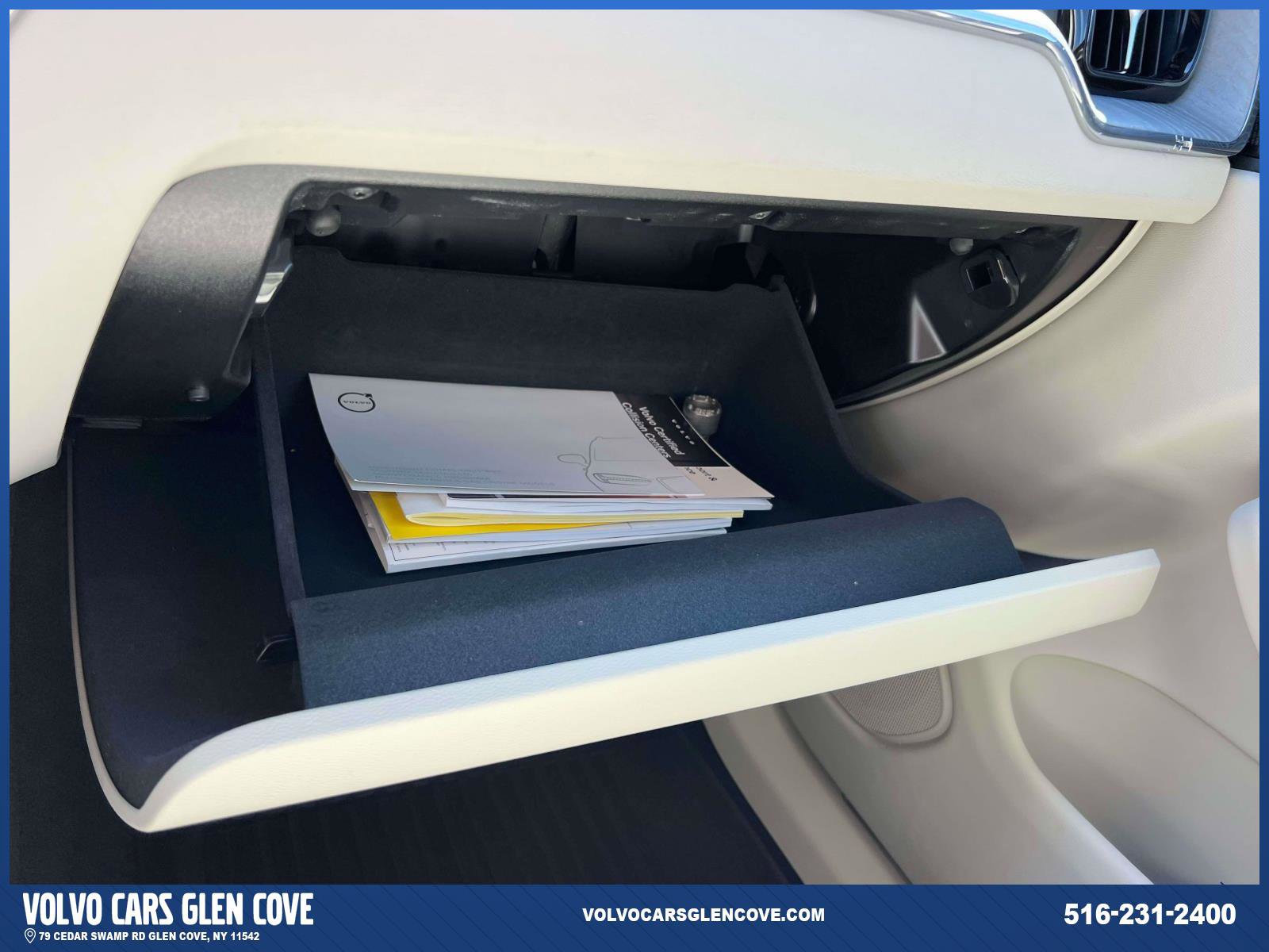 Used 2024 Volvo XC60 B5 Ultimate w/ Protection Package Premier AWD/4WD image 32