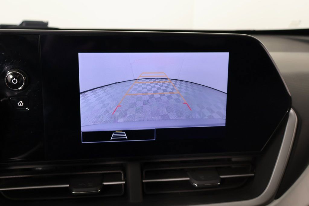 Used 2024 Chevrolet Trax LS w/ Driver Confidence Package image 6