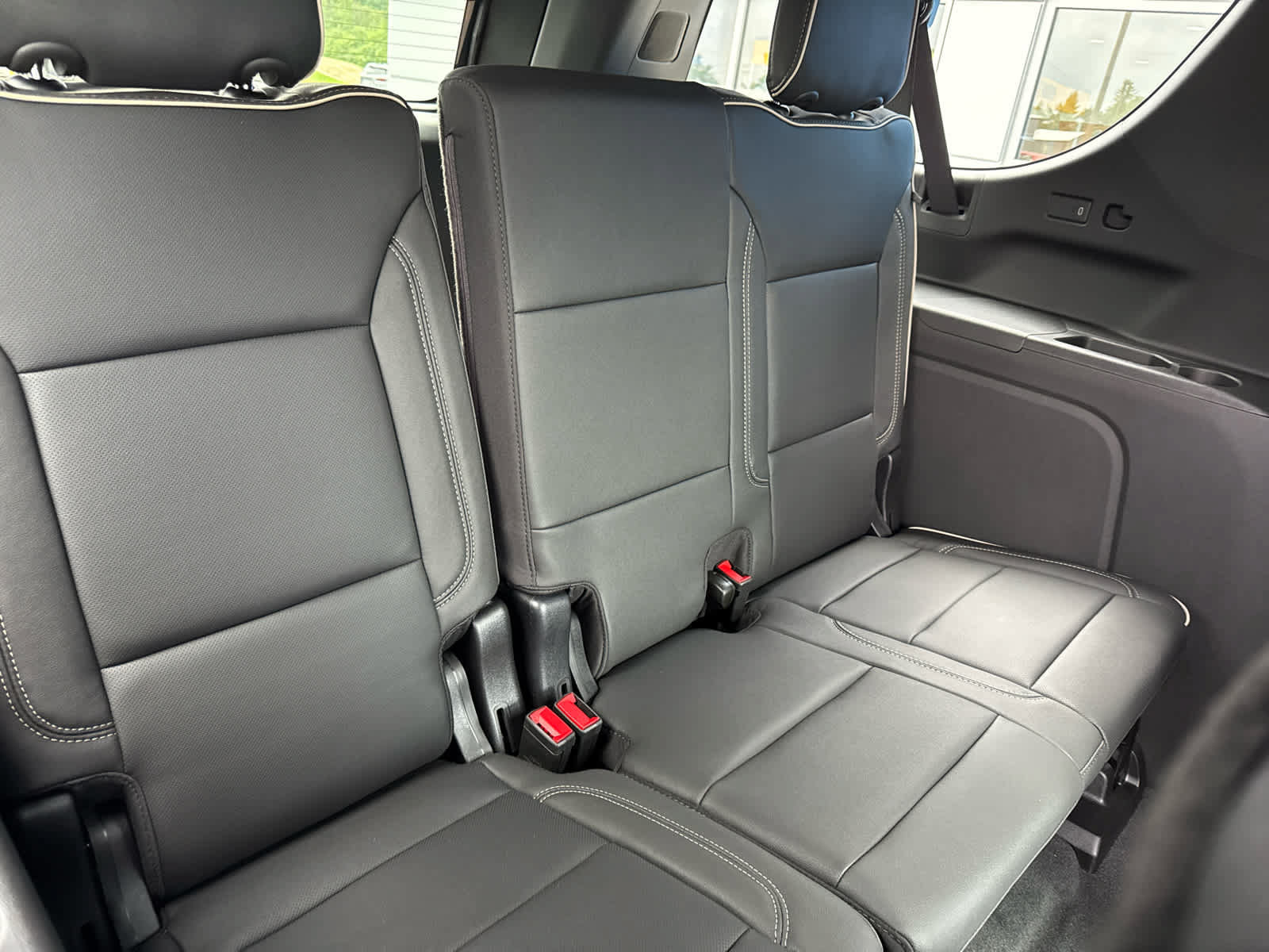 New 2026 Chevrolet Suburban Premier w/ Sun And Tow Package AWD/4WD image 6