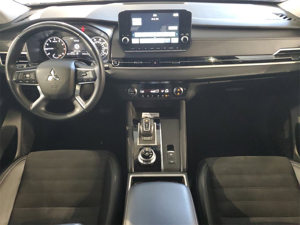 Used 2024 Mitsubishi Outlander SE image 9