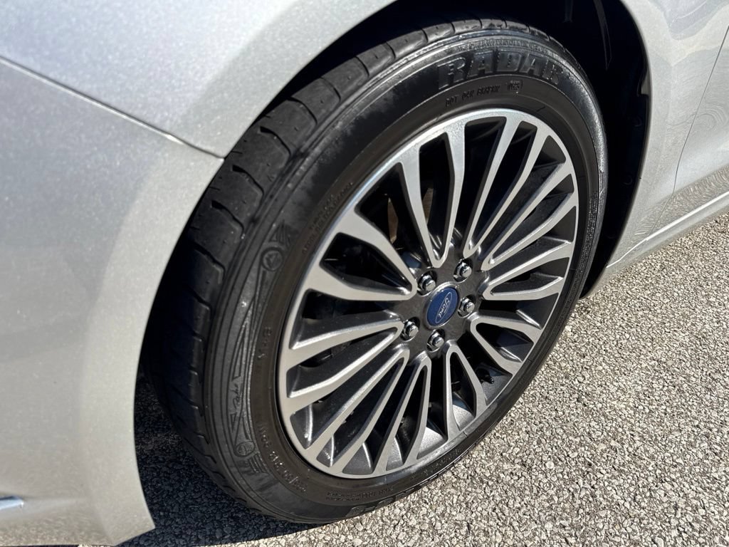Used 2018 Ford Fusion SE w/ Fusion SE Technology Package FWD image 41