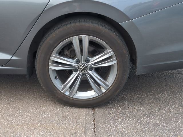 Used 2024 Volkswagen Jetta SE FWD image 32