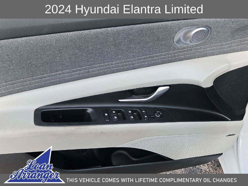 Used 2024 Hyundai Elantra Limited FWD image 21