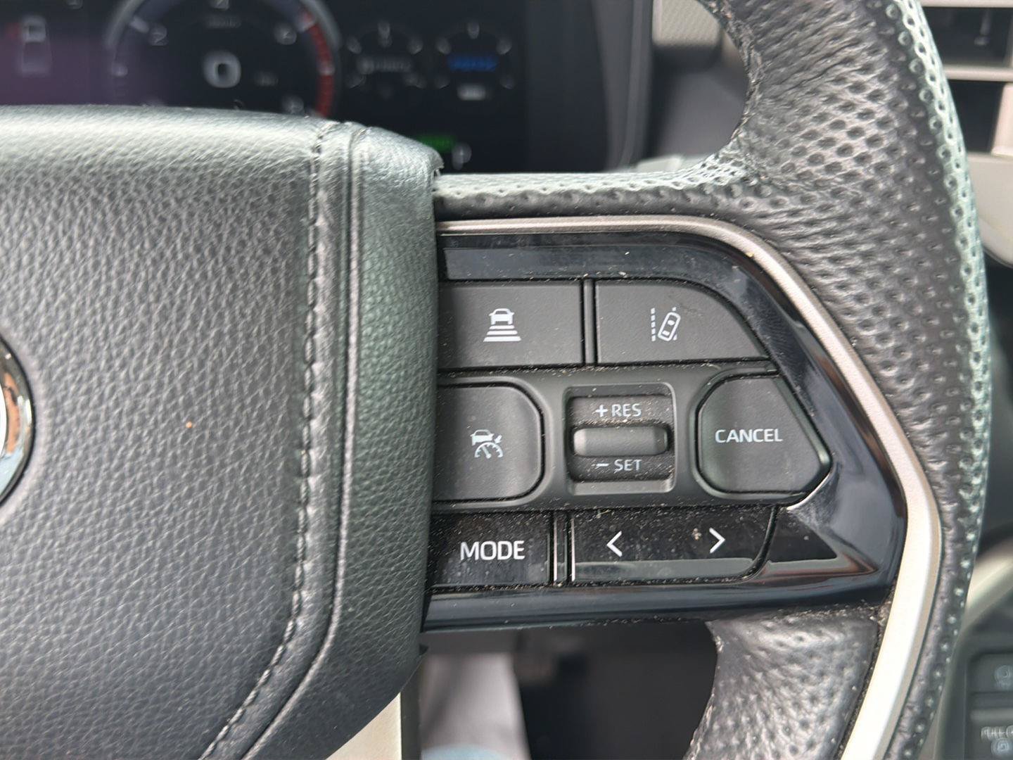 Used 2024 Toyota Tundra Limited AWD/4WD image 28