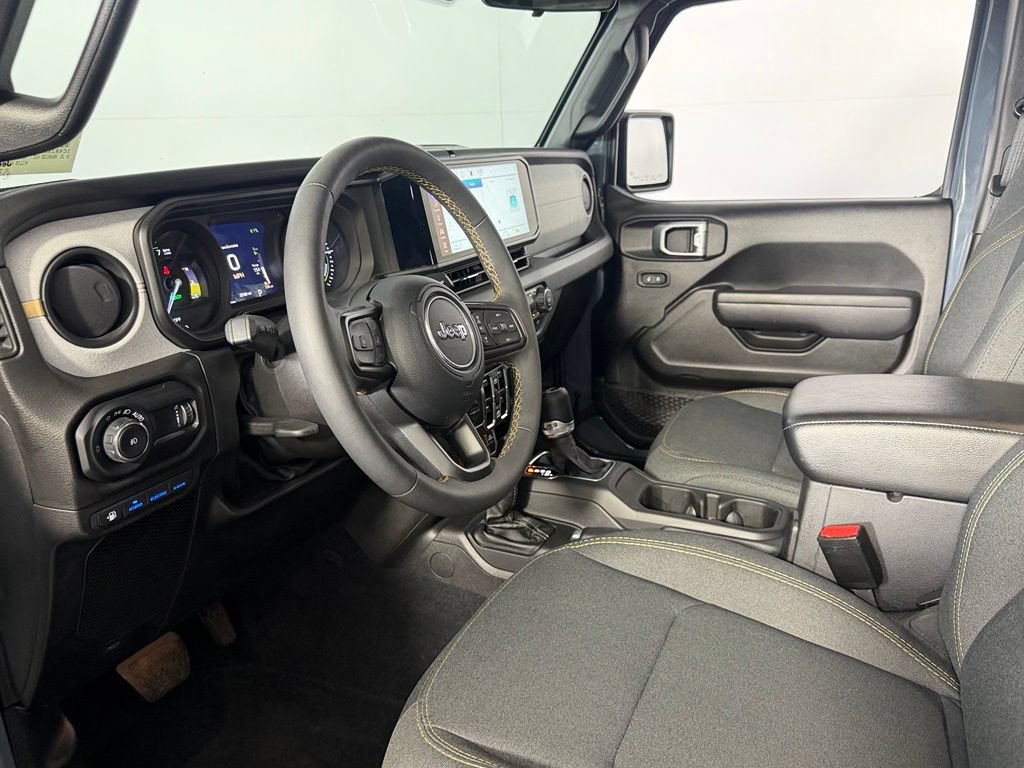 Used 2024 Jeep Wrangler Unlimited AWD/4WD image 18