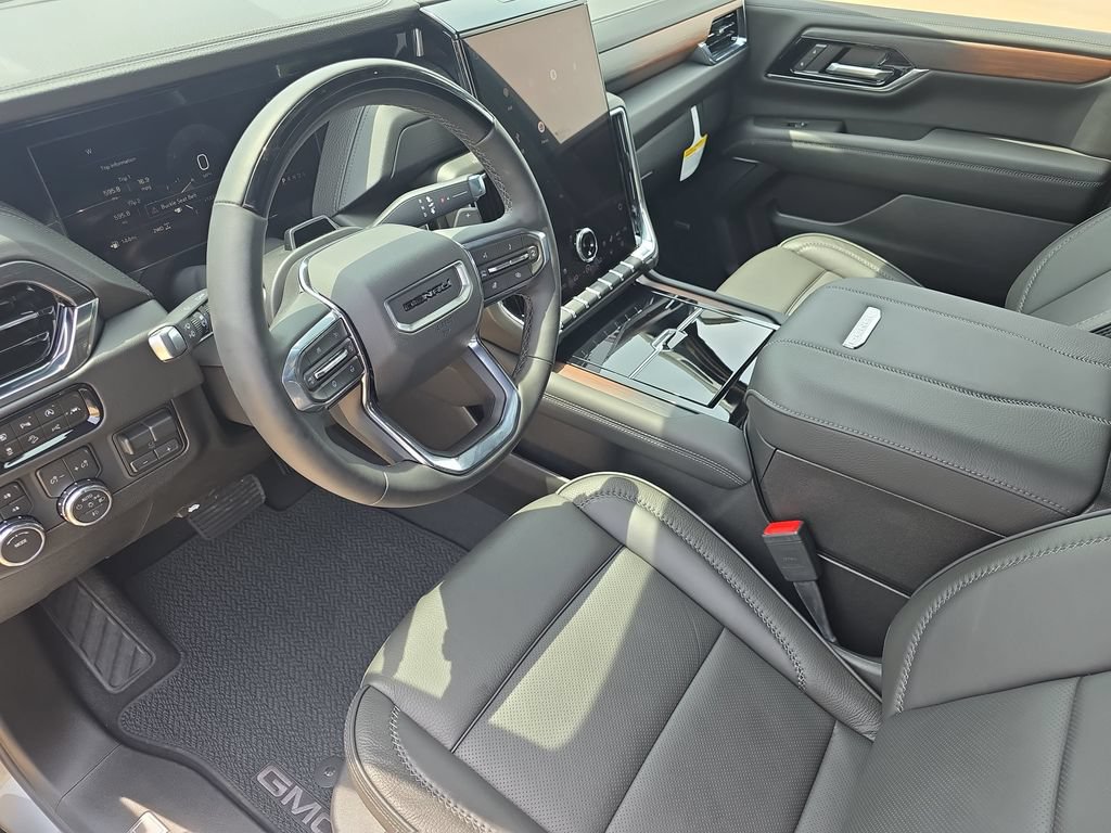 New 2026 GMC Yukon Denali w/ Denali Reserve Package AWD/4WD image 17