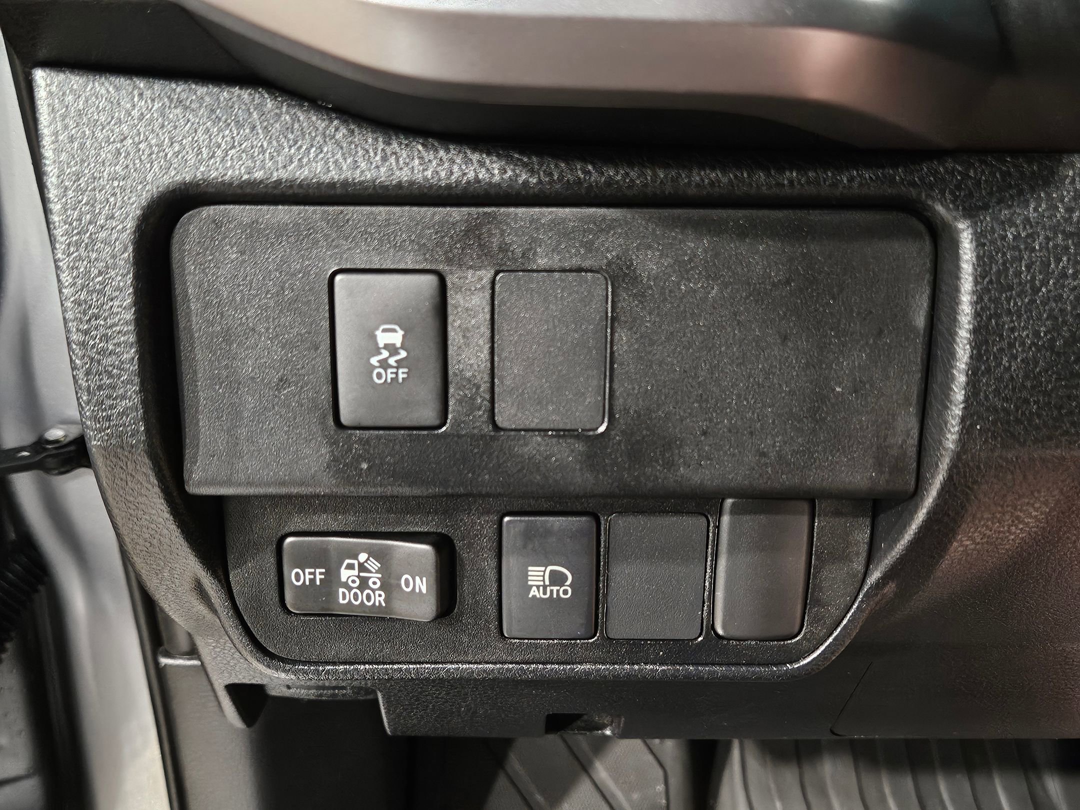 Used 2020 Toyota Tacoma SR5 image 24