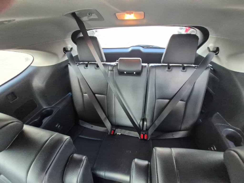 Used 2024 Toyota Highlander XLE AWD/4WD image 15