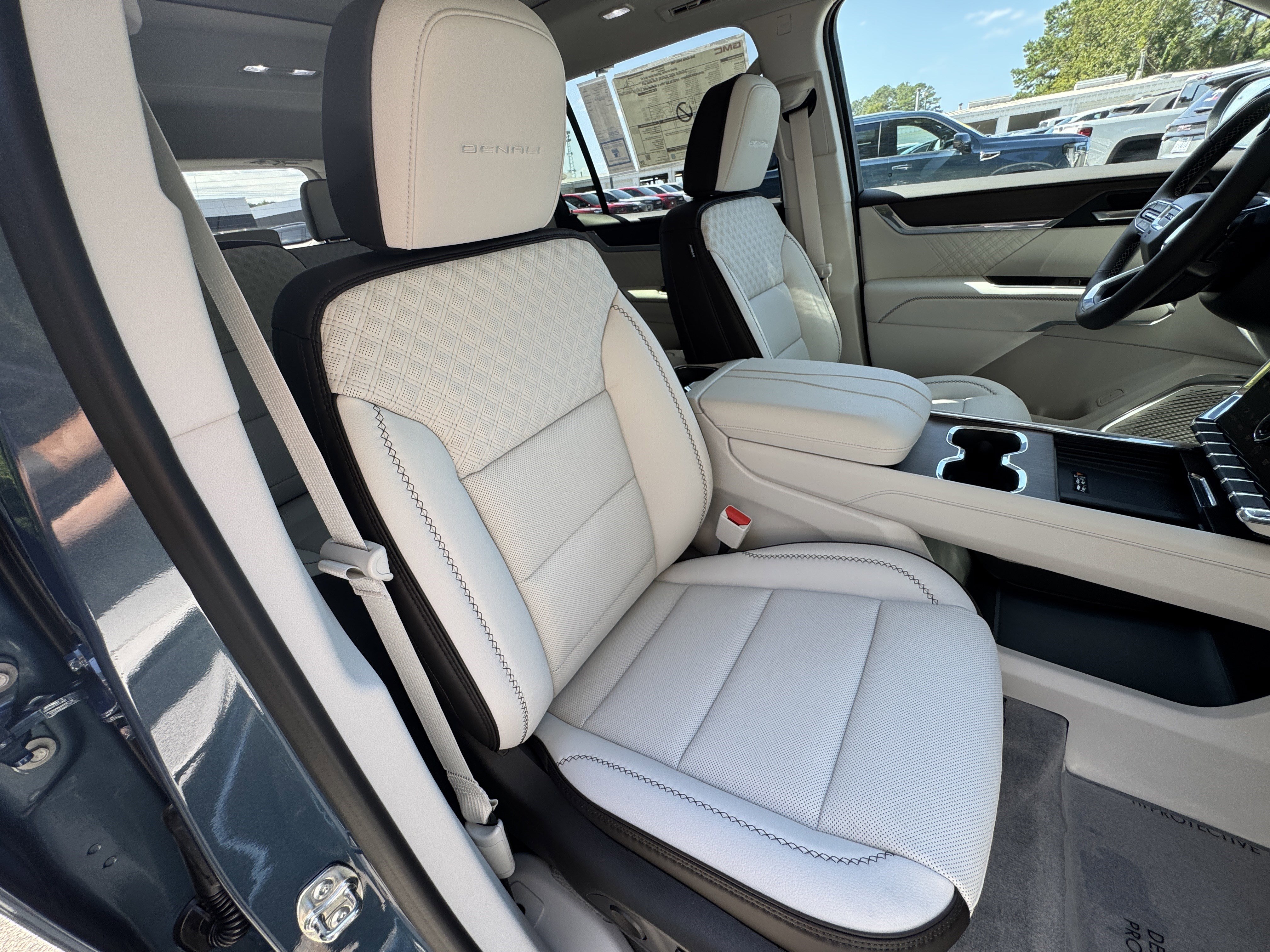 New 2026 GMC Acadia Denali w/ Super Cruise Package image 22