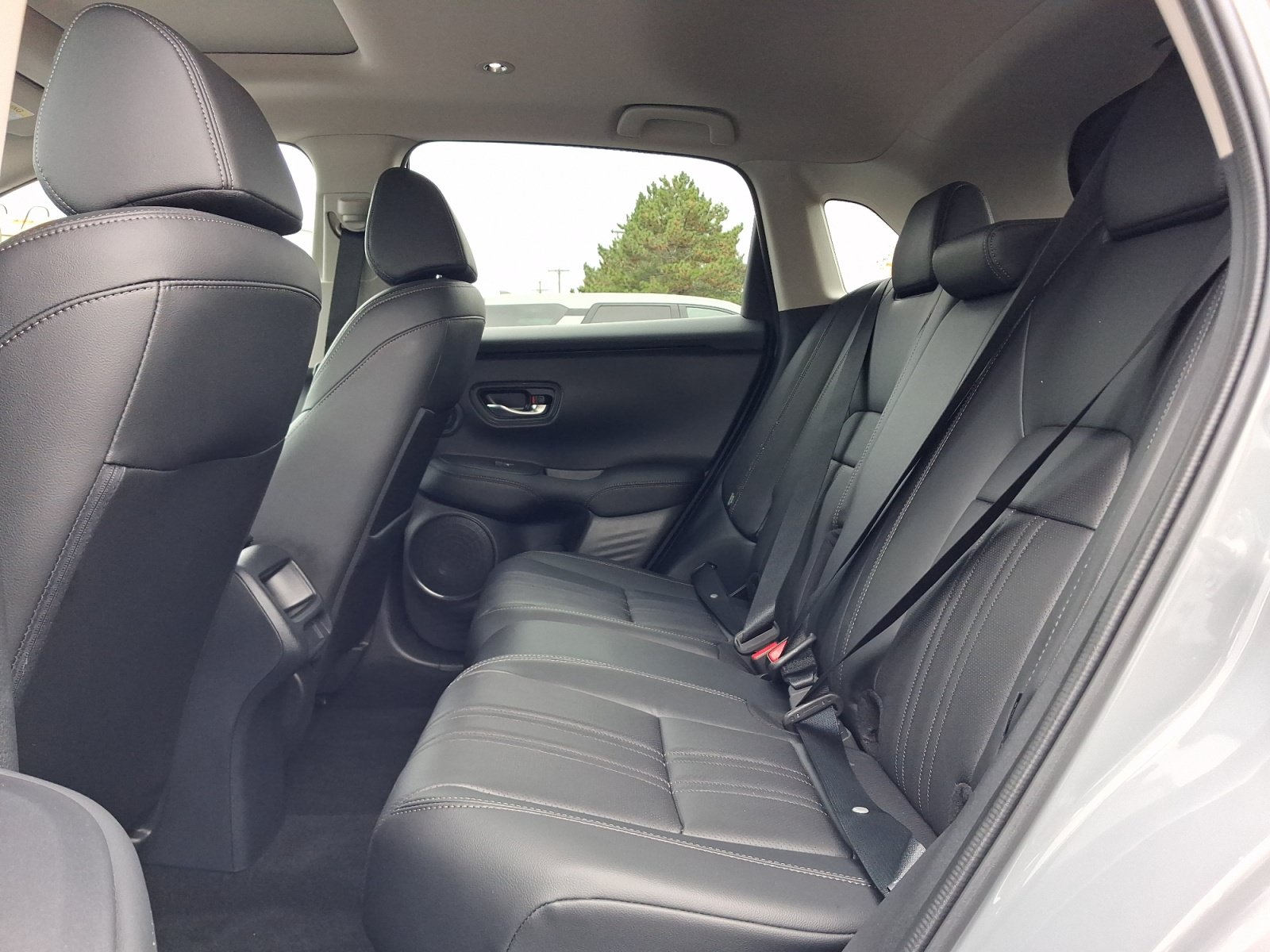 Used 2027 Honda HR-V EX-L image 18