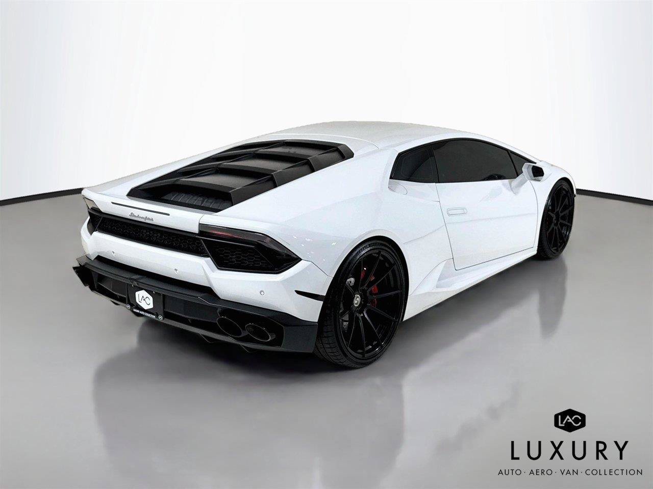 Used 2017 Lamborghini Huracan LP 580-2 RWD image 5
