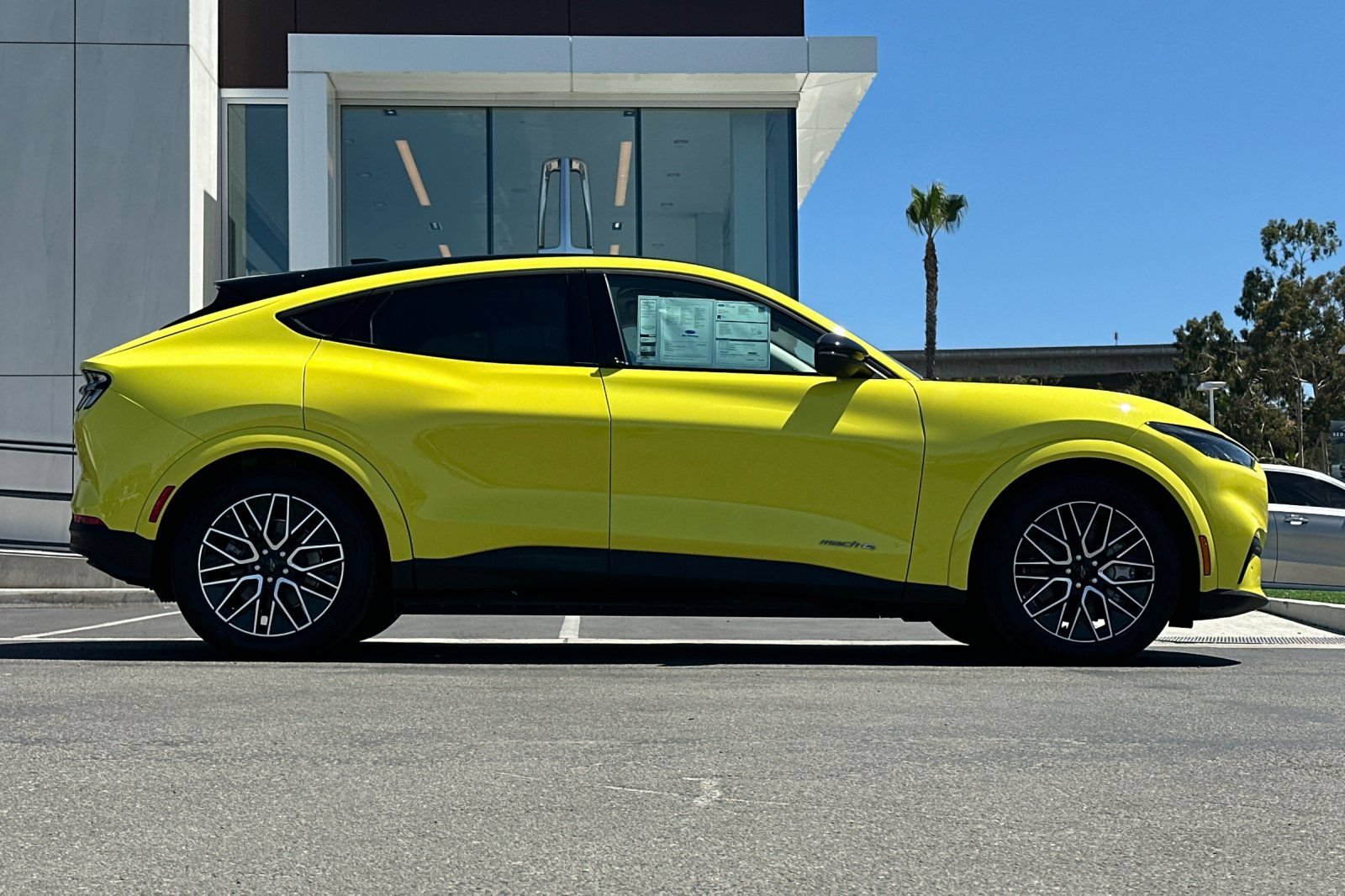 Certified 2025 Ford Mustang Mach-E Premium AWD/4WD image 2