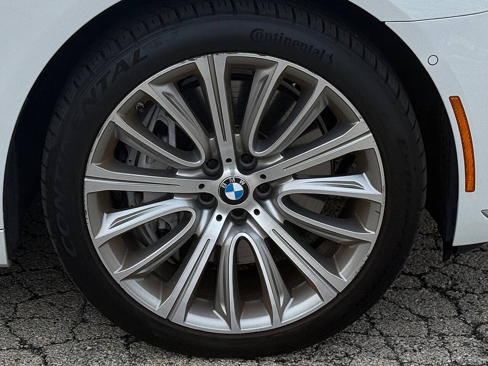 Used 2016 BMW 750i xDrive image 14