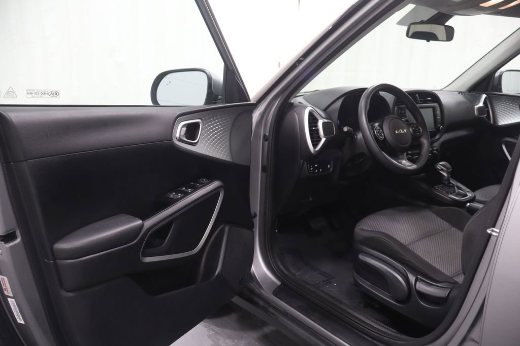 Used 2022 Kia Soul LX w/ Technology Package image 10