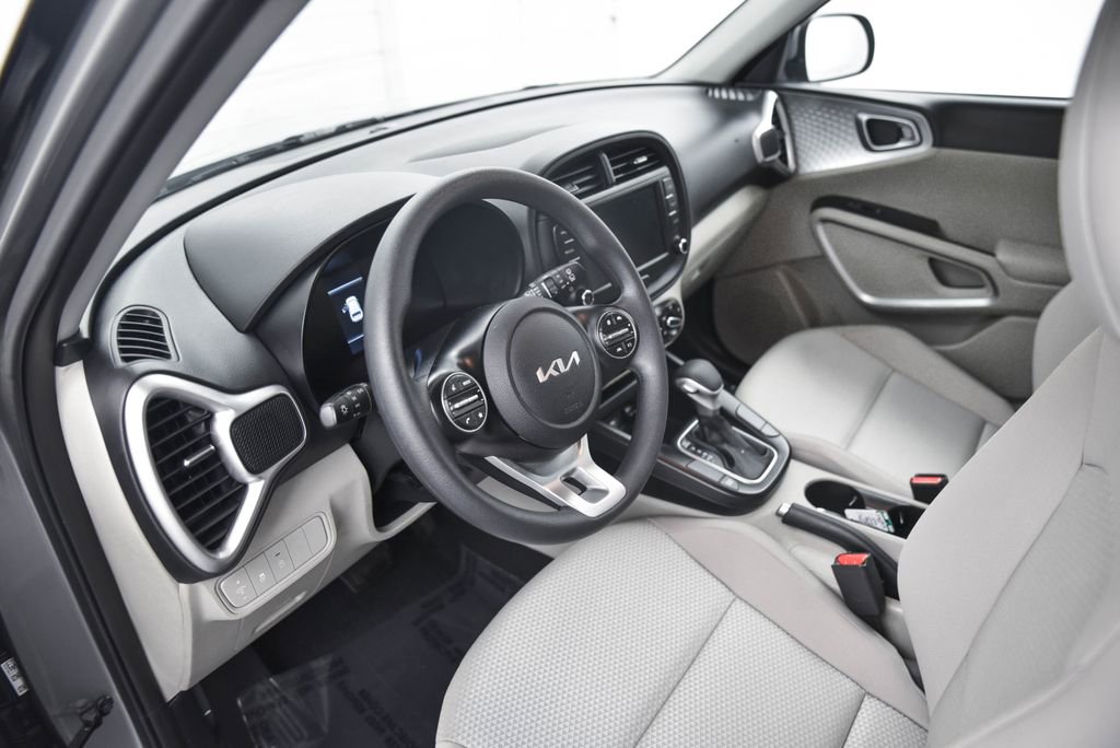 Used 2024 Kia Soul LX image 15