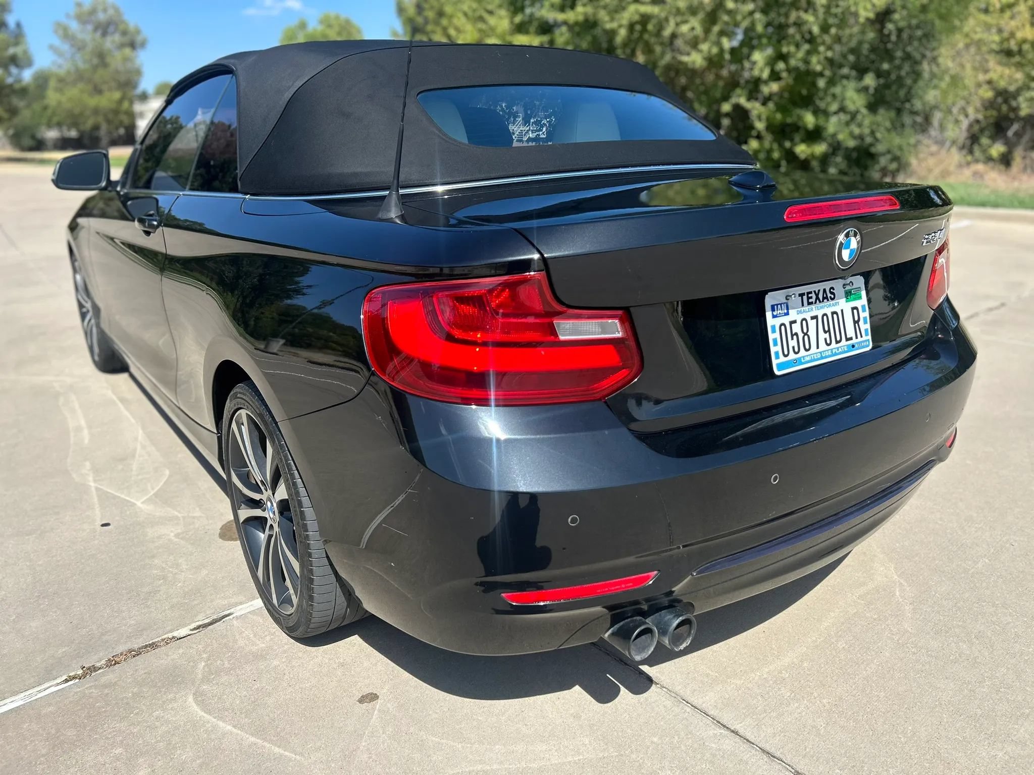 Used 2017 BMW 230i Convertible RWD image 9