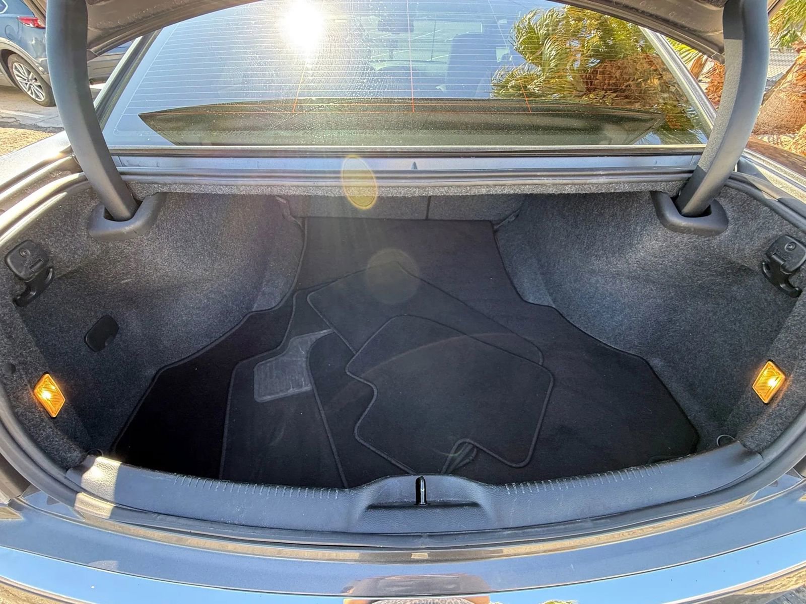 Used 2019 Chrysler 300 Limited w/ Safetytec Plus Group image 19