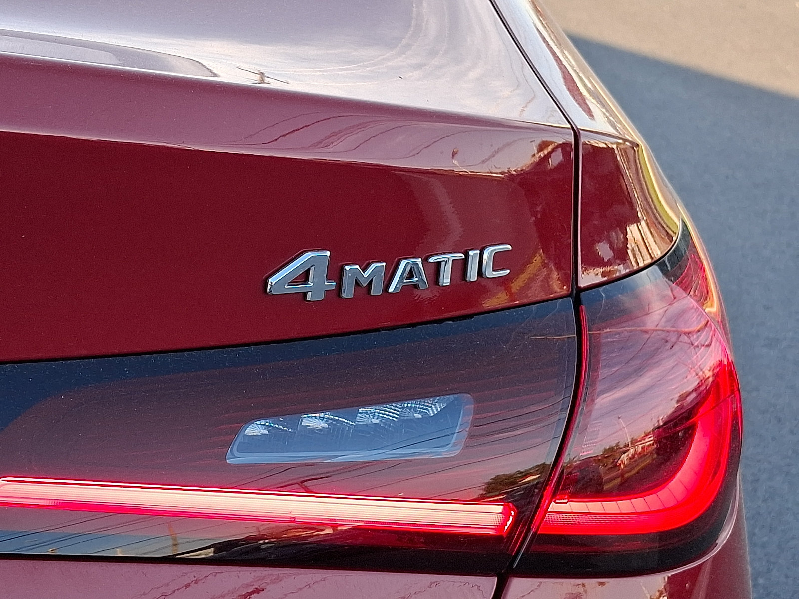 Used 2024 Mercedes-Benz GLC 300 4MATIC image 30