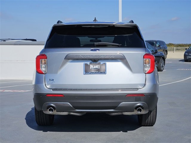 Used 2024 Ford Explorer XLT w/ Equipment Group 202A image 6