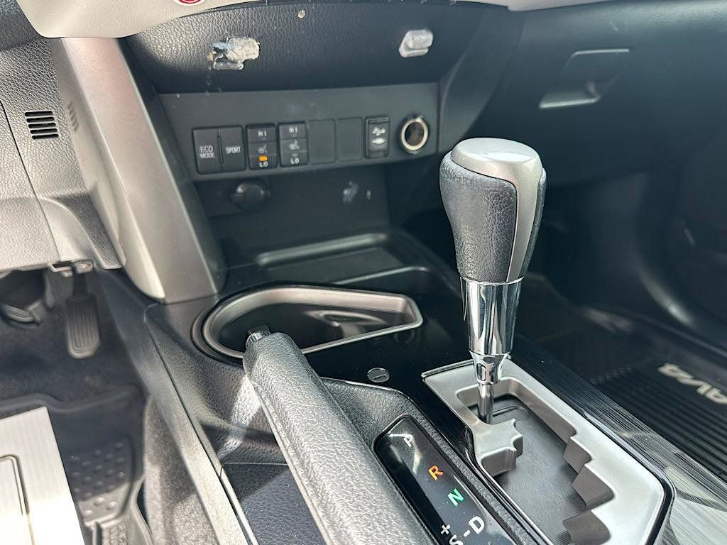 Used 2016 Toyota RAV4 Limited w/ Advanced Technology Package image 28