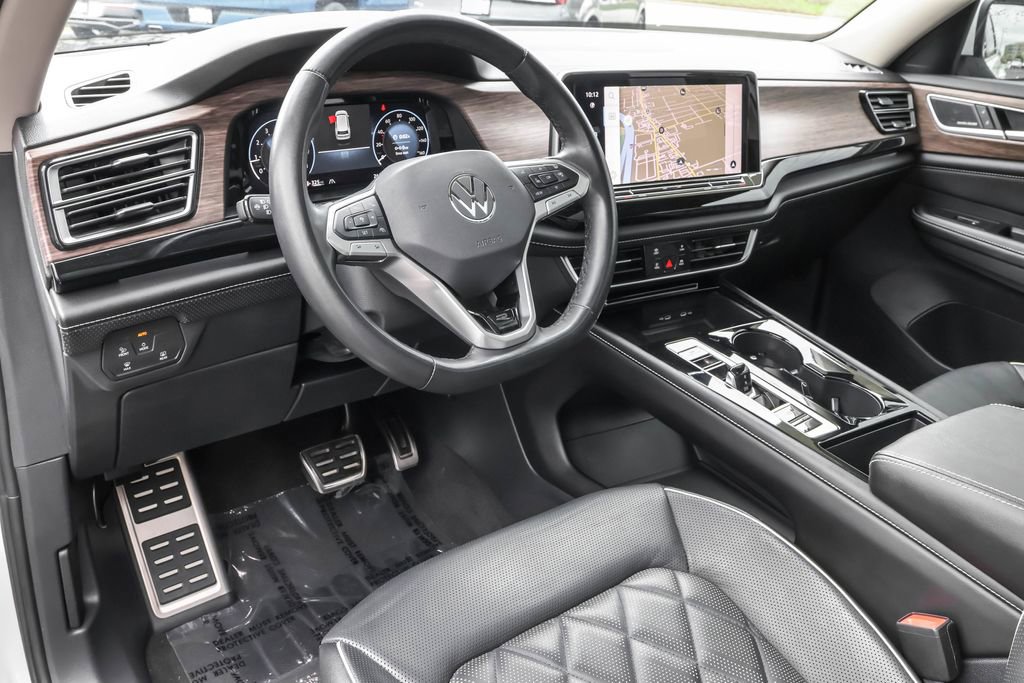 Used 2024 Volkswagen Atlas SEL Premium R-Line image 4