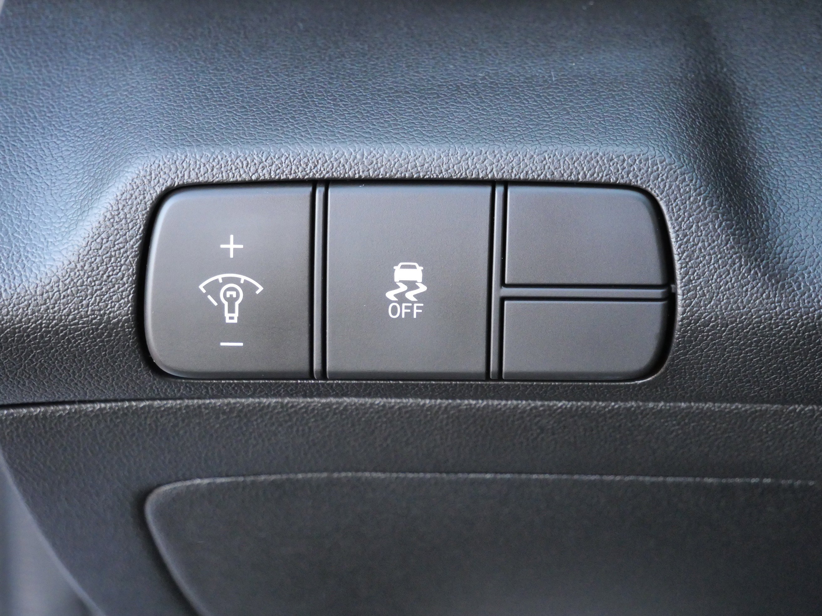 Certified 2025 Hyundai Elantra Sport image 21