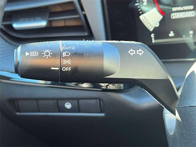 Used 2025 Nissan Kicks SR image 23