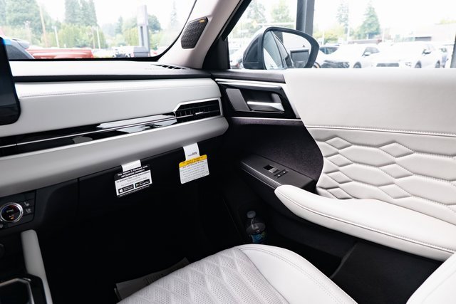 New 2025 Mitsubishi Outlander AWD image 11