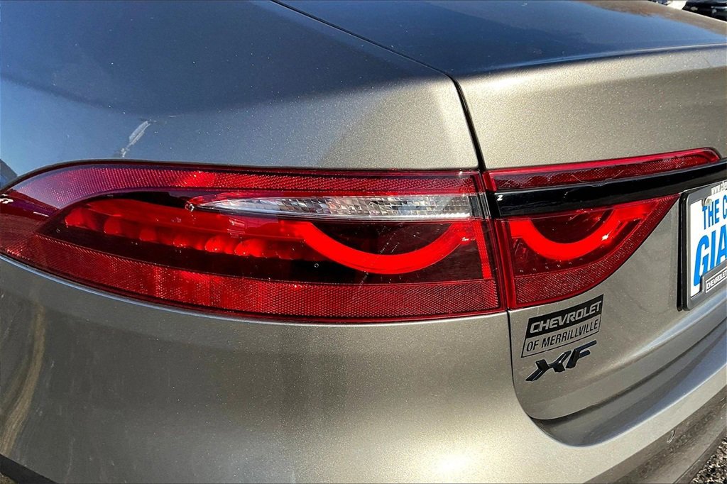 Used 2022 Jaguar XF R-Dynamic SE image 23