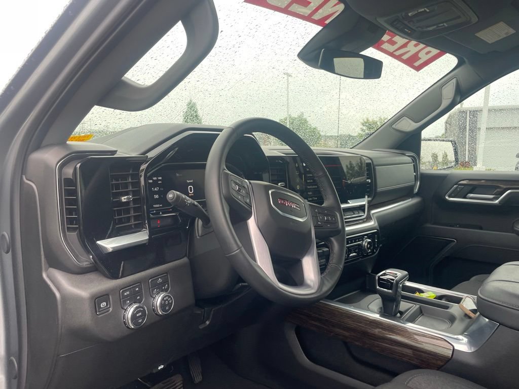 Used 2025 GMC Sierra 1500 Elevation w/ X31 Off-Road Package AWD/4WD image 9