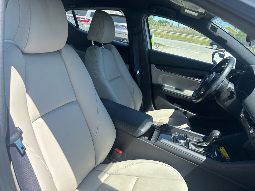 Used 2019 MAZDA MAZDA3 AWD Hatchback w/ Preferred Pkg image 17