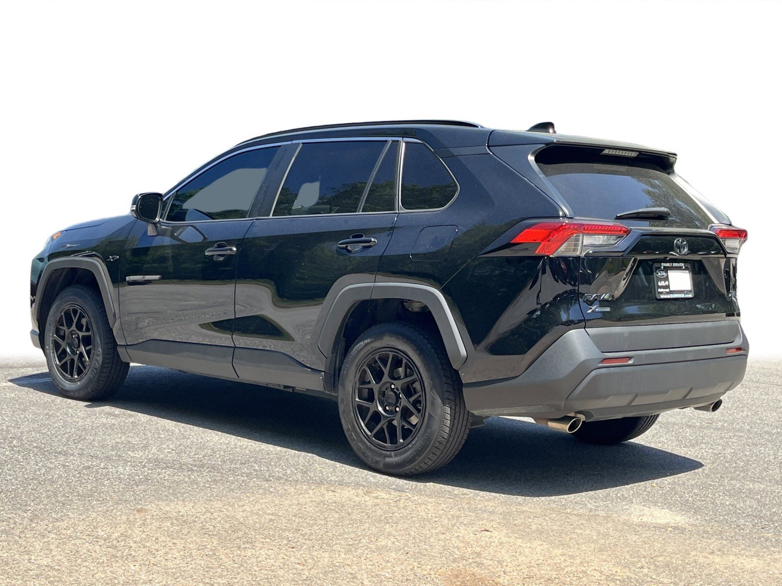 Used 2020 Toyota RAV4 XLE FWD image 22