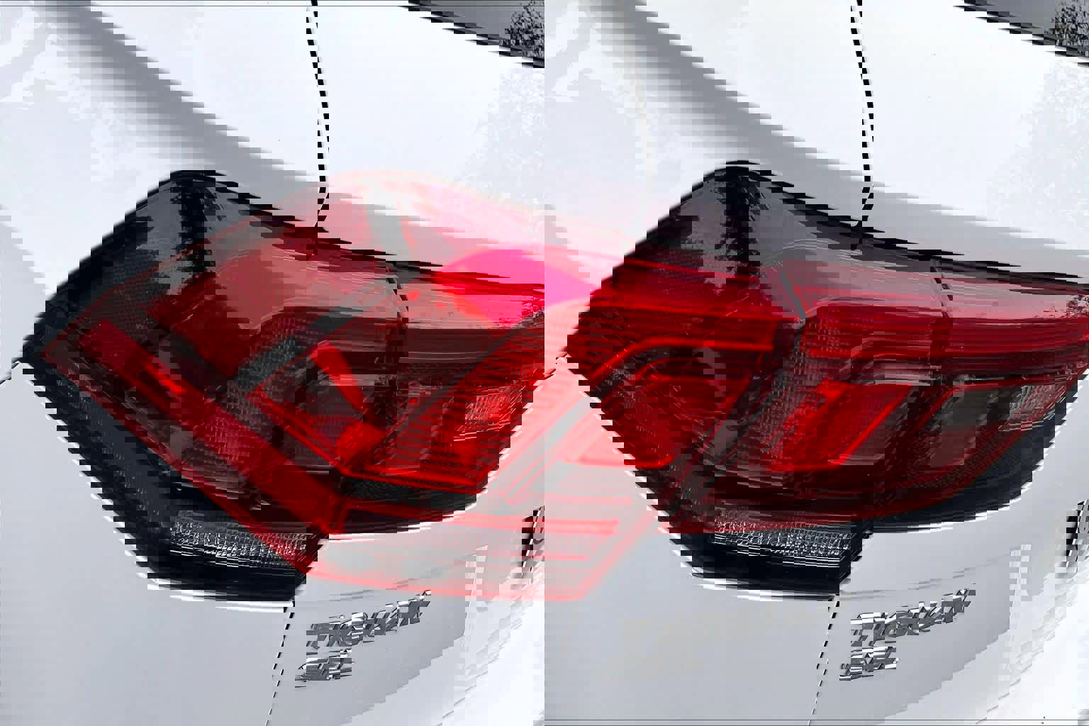 Used 2018 Volkswagen Tiguan SEL Premium image 28