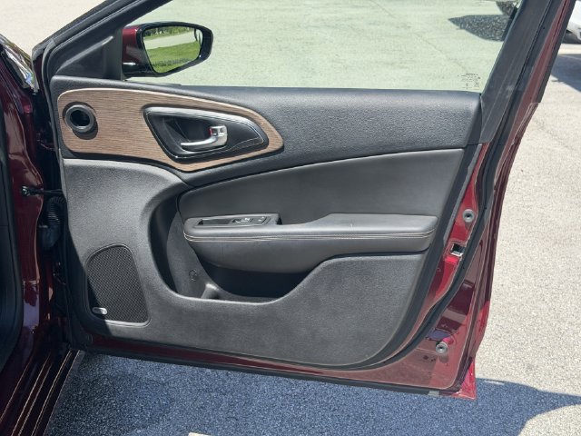 Used 2016 Chrysler 200 C w/ Premium Group FWD image 34